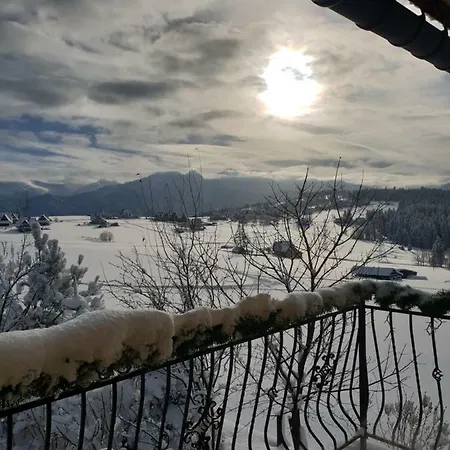 U Klisia アパート *